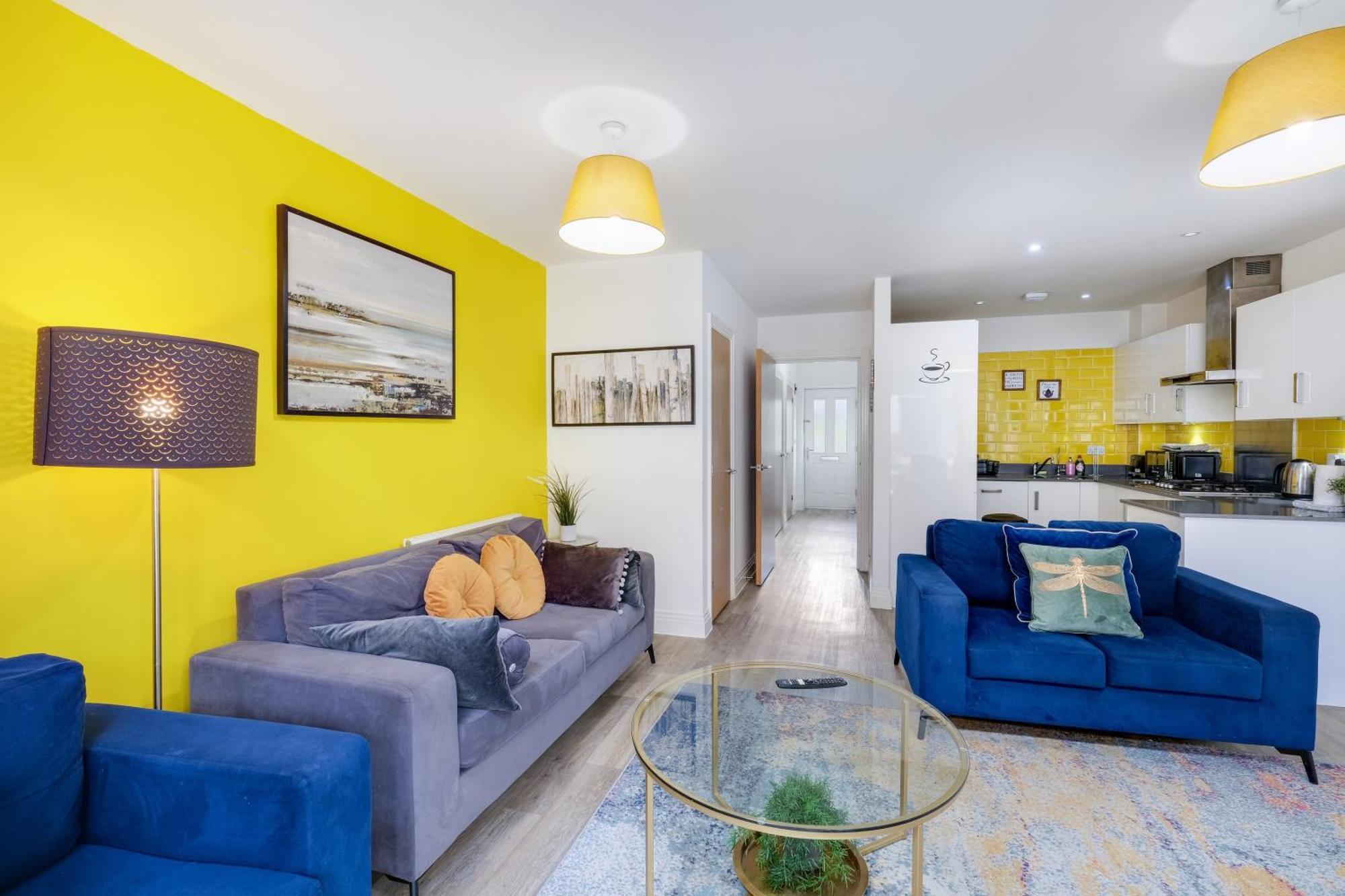 Foxherne 5Bdr 3Ba Serviced House With Parking - Slough By 360Stays Bagian luar foto